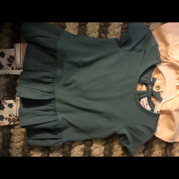 TWO 2-piece outfits - Picture 5 of 7